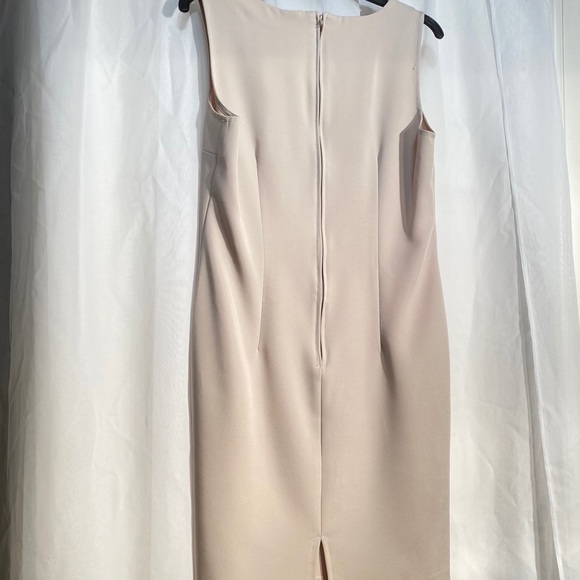 ELEGANT SIGNATURE DRESS SET - Picture 6 of 7